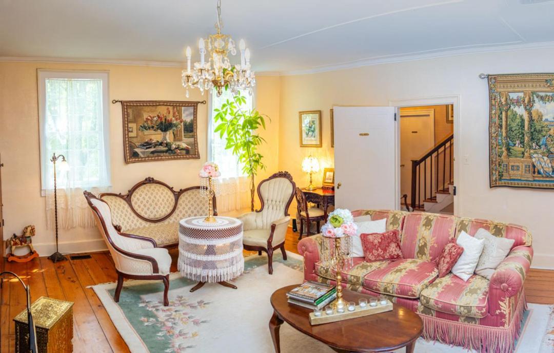 Historic Wilson-Guy House Bed & Breakfast Niagara-on-the-Lake Екстериор снимка