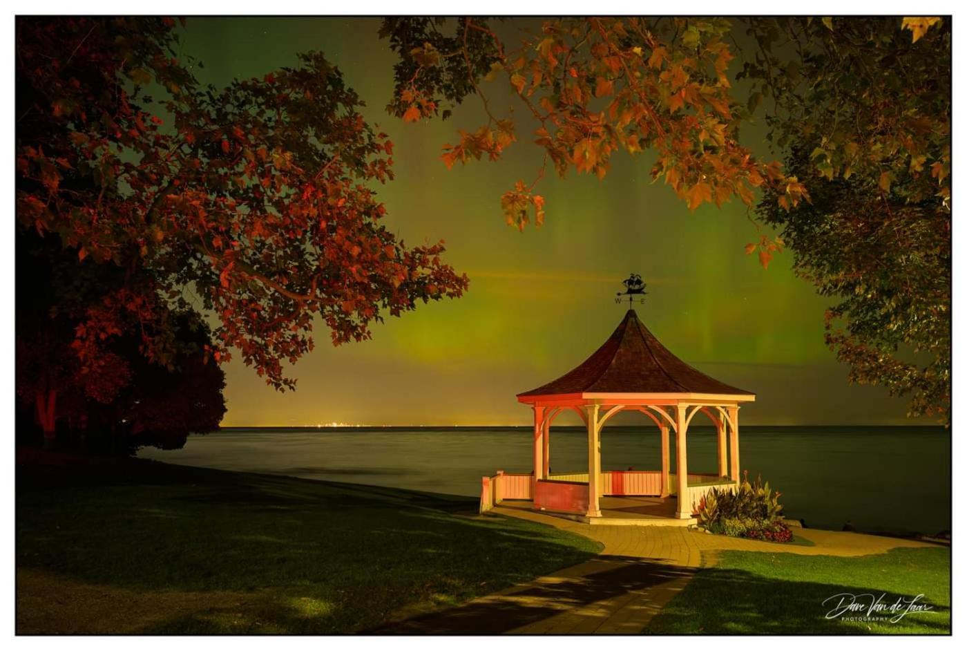 Historic Wilson-Guy House Bed & Breakfast Niagara-on-the-Lake Екстериор снимка