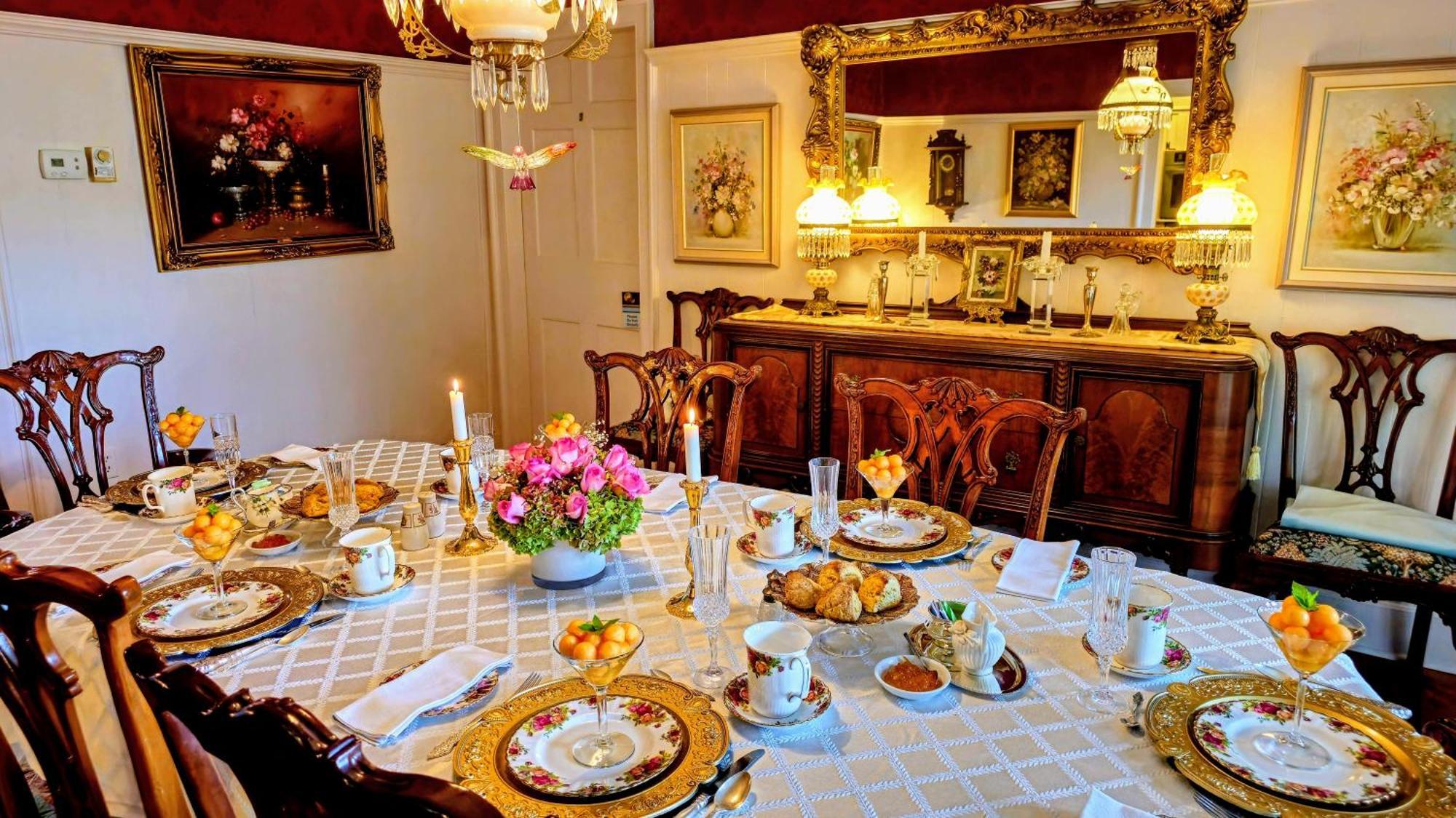Historic Wilson-Guy House Bed & Breakfast Niagara-on-the-Lake Екстериор снимка